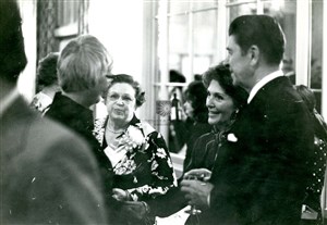 Image description is not available for 1977.066